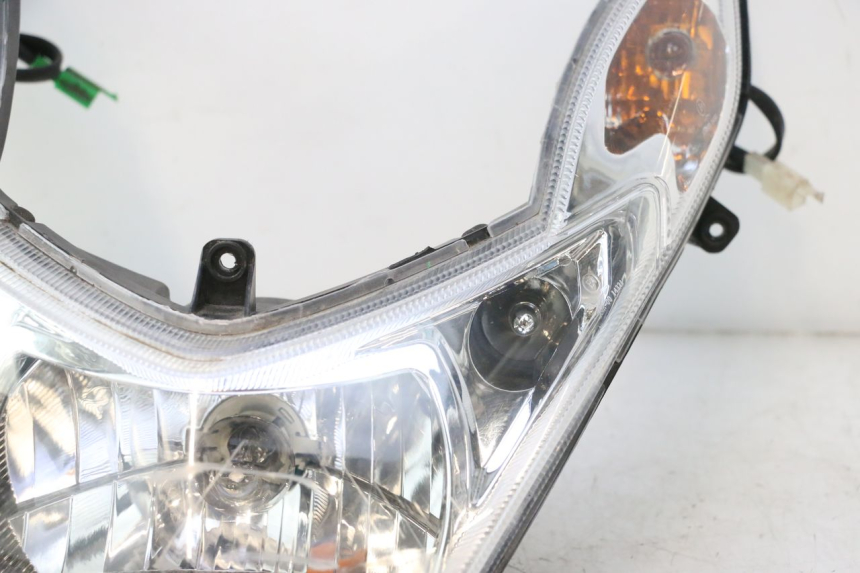 photo de FAROL DIANTEIRO PEUGEOT KISBEE 4T 50 (2010 - 2017) - Inspeção visual