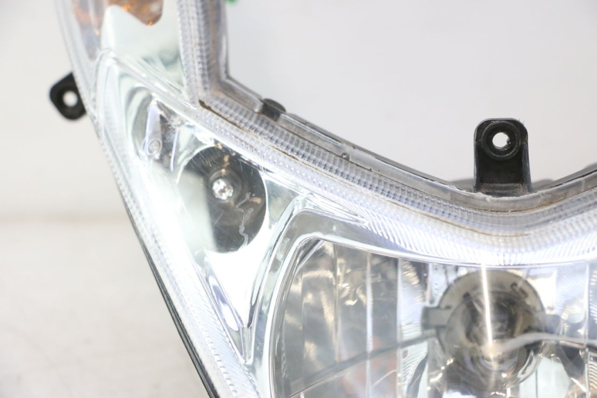 photo de FAROL DIANTEIRO PEUGEOT KISBEE 4T 50 (2010 - 2017) - Ângulo alternativo