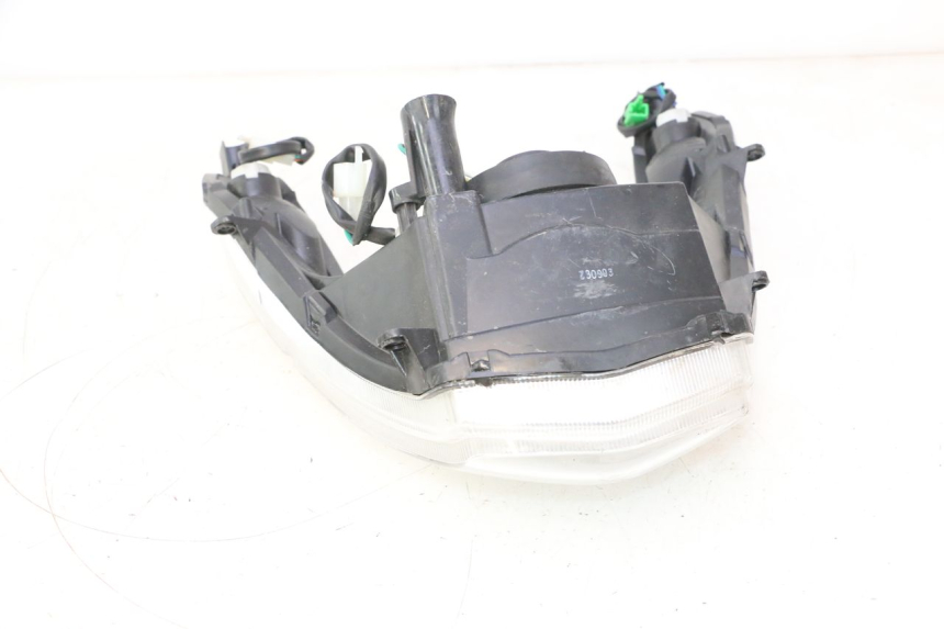 photo de FAROL DIANTEIRO PEUGEOT KISBEE 4T 50 (2023 - 2026) - Zoom do estado de desgaste