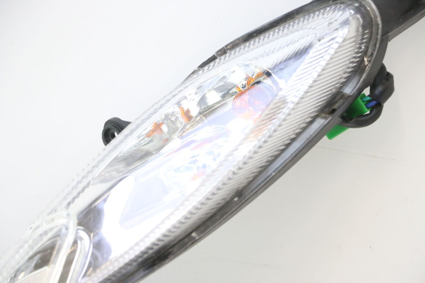 photo de FAROL DIANTEIRO PEUGEOT KISBEE 4T 50 (2023 - 2026) - Zoom do estado de desgaste