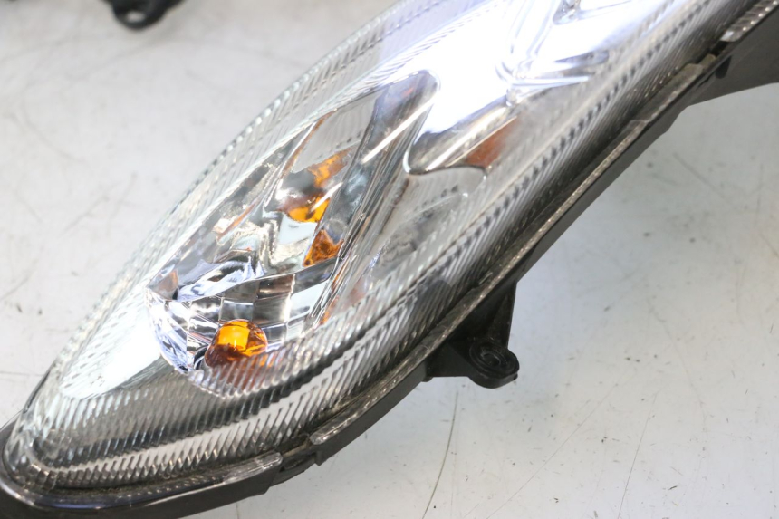 photo de FAROL DIANTEIRO PEUGEOT KISBEE 4T 50 (2023 - 2026) - Vista geral