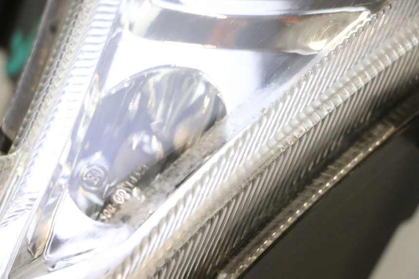 photo de FAROL DIANTEIRO PEUGEOT KISBEE 4T 50 (2023 - 2026) - Pontos de fixação