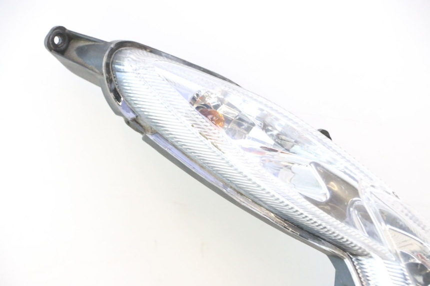 photo de FAROL DIANTEIRO PEUGEOT KISBEE 4T 50 (2018 - 2022) - Zoom do estado de desgaste