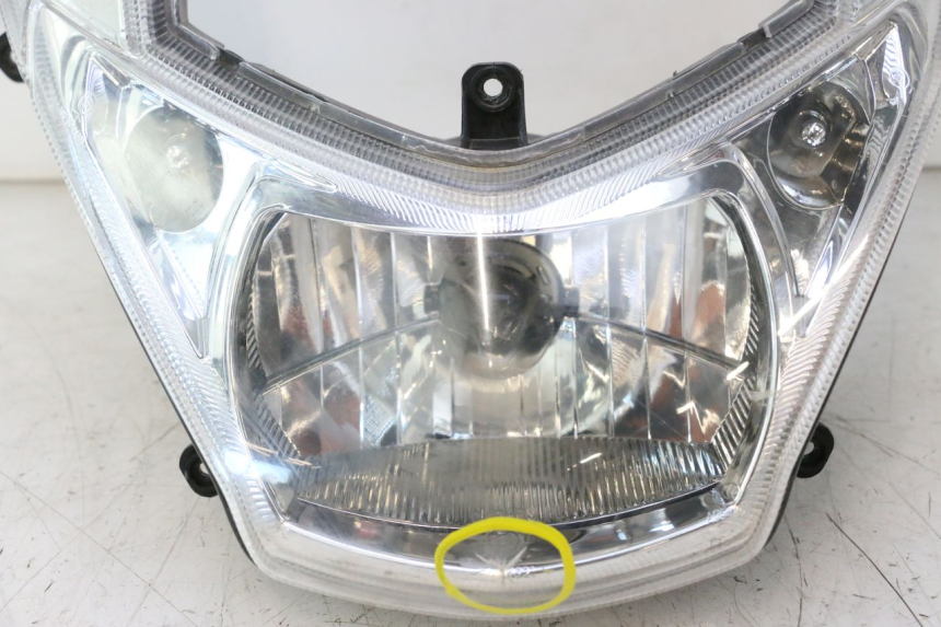 photo de FAROL DIANTEIRO PEUGEOT KISBEE 4T 50 (2018 - 2022) - Pontos de fixação