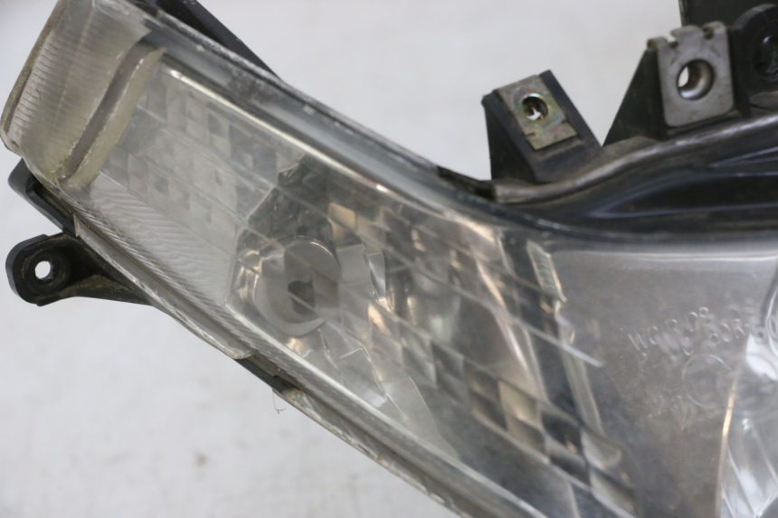 photo de FAROL DIANTEIRO KYMCO DINK 4T 50 (2007 - 2018) - Ângulo alternativo