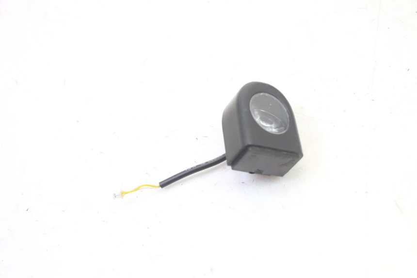 photo de FAROL DIANTEIRO XIAOMI MI PRO 2 1 - Zoom do estado de desgaste