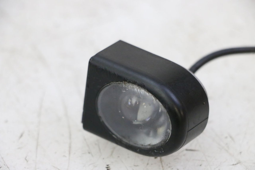 photo de FAROL DIANTEIRO XIAOMI MI PRO 2 1 - Detalhe da peça