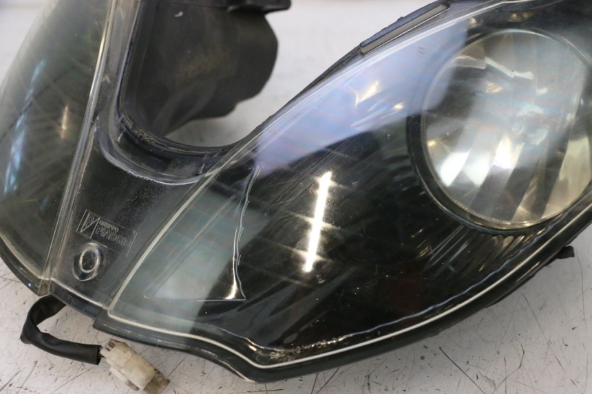 photo de FAROL DIANTEIRO PIAGGIO MP3 RL 250 (2006 - 2010) - Estado da superfície