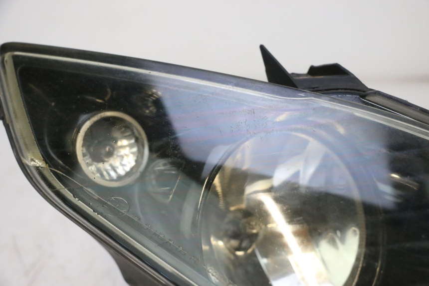 photo de FAROL DIANTEIRO PIAGGIO MP3 RL 250 (2006 - 2010) - Marcações e referências
