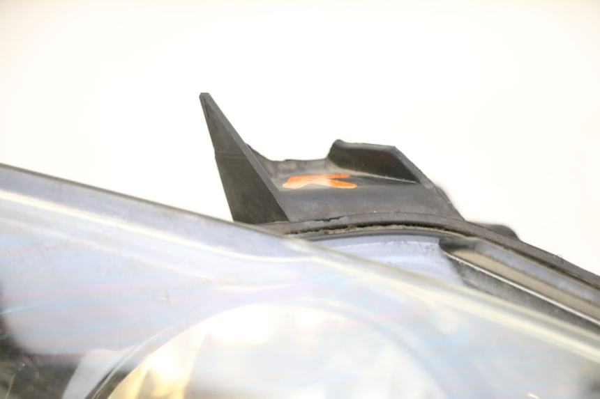 photo de FAROL DIANTEIRO PIAGGIO MP3 RL 250 (2006 - 2010) - Detalhes característicos