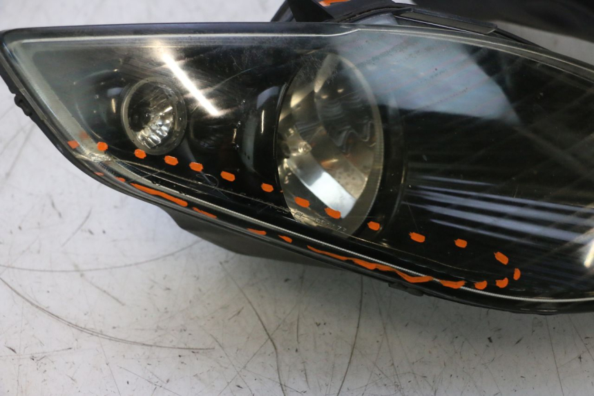 photo de FAROL DIANTEIRO PIAGGIO MP3 RL 250 (2006 - 2010) - Pontos de fixação