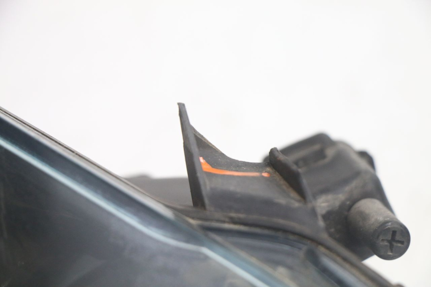 photo de FAROL DIANTEIRO PIAGGIO MP3 125 (2006 - 2014) - Zoom do estado de desgaste