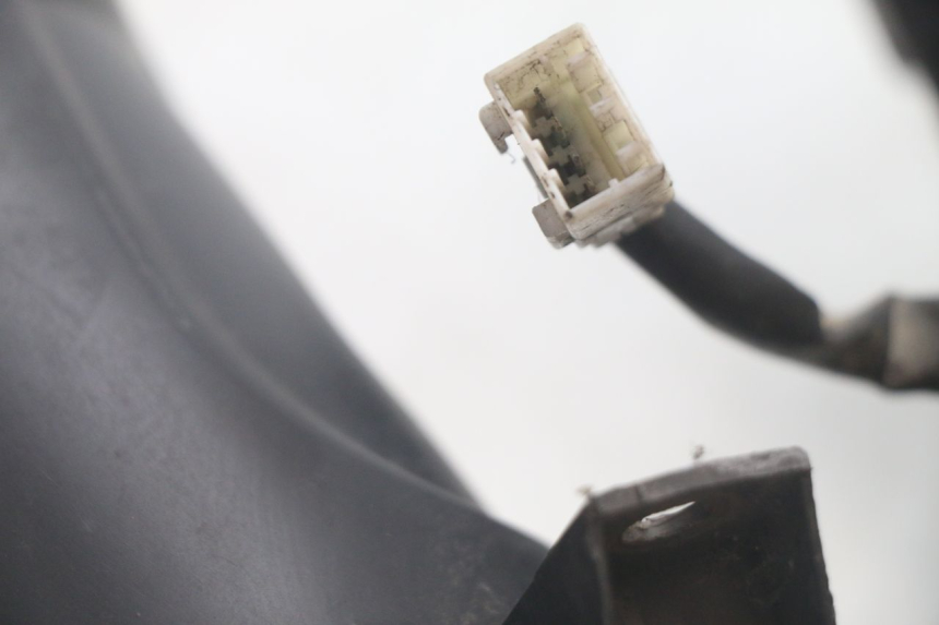 photo de FAROL DIANTEIRO PIAGGIO MP3 125 (2006 - 2014) - Estado da superfície