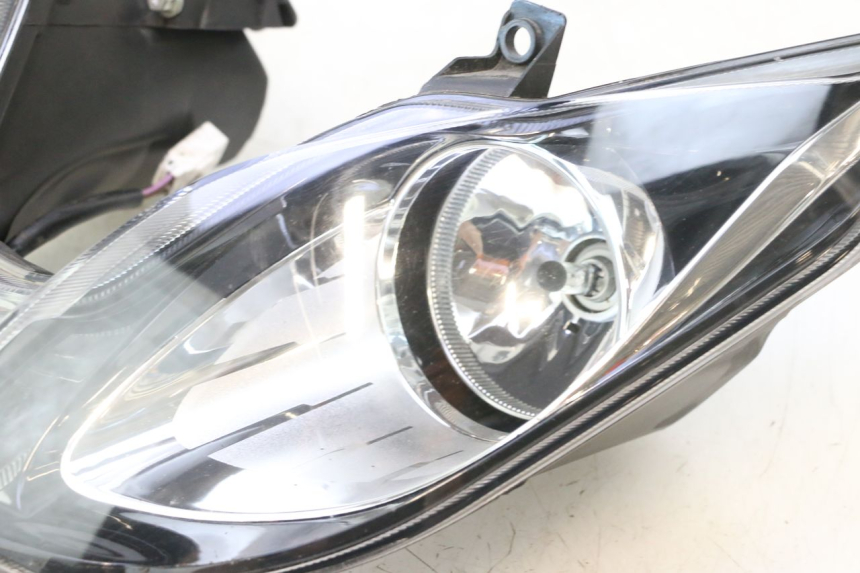 photo de FAROL DIANTEIRO PIAGGIO MP3 500 (2016 - 2018) - Ângulo alternativo