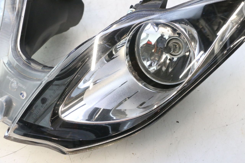 photo de FAROL DIANTEIRO PIAGGIO MP3 500 (2016 - 2018) - Pontos de fixação