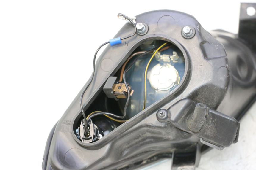 photo de FAROL DIANTEIRO PIAGGIO MP3 125 (2006 - 2014) - Detalhes característicos