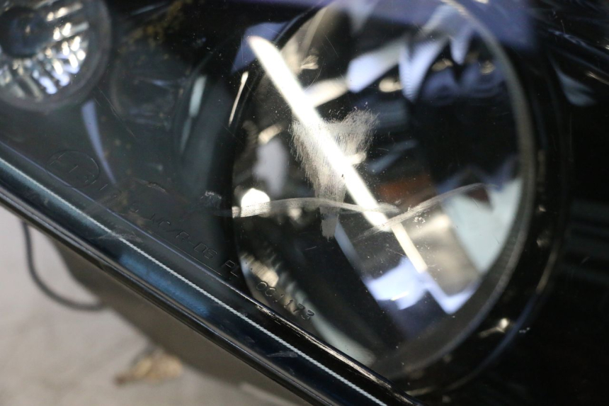 photo de FAROL DIANTEIRO PIAGGIO MP3 125 (2006 - 2014) - Zoom do estado de desgaste