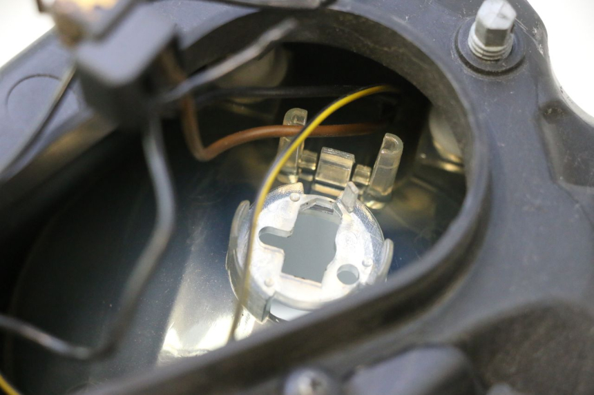 photo de FAROL DIANTEIRO PIAGGIO MP3 125 (2006 - 2014) - Vista geral