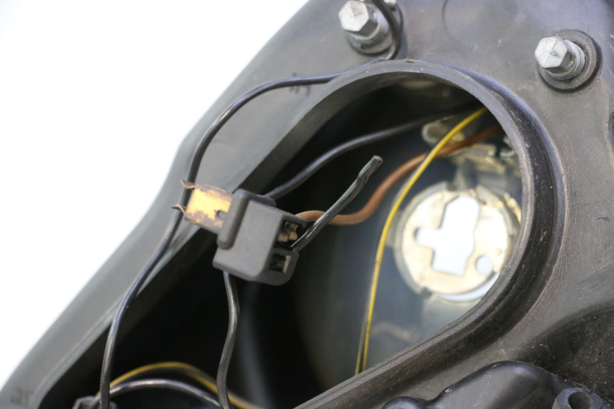 photo de FAROL DIANTEIRO PIAGGIO MP3 125 (2006 - 2014) - Estado da superfície