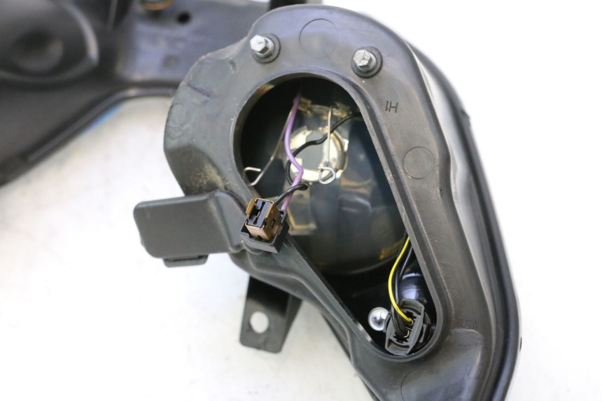 photo de FAROL DIANTEIRO PIAGGIO MP3 125 (2006 - 2014) - Marcações e referências