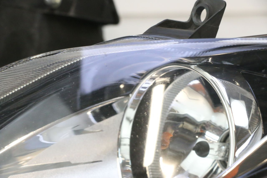photo de FAROL DIANTEIRO PIAGGIO MP3 500 (2016 - 2018) - Pontos de fixação