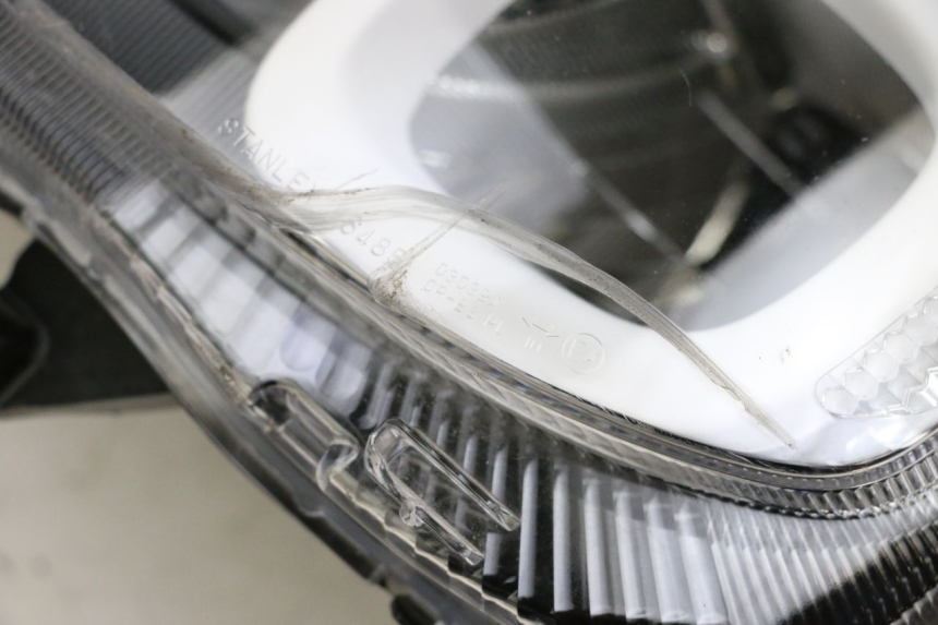 photo de FAROL DIANTEIRO YAMAHA NEO'S CORE 1 (2022 - 2026) - Estado da superfície