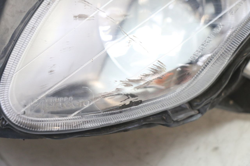photo de FAROL DIANTEIRO PIAGGIO NRG POWER PUREJET 50 (2018 - 2021) - Pontos de fixação