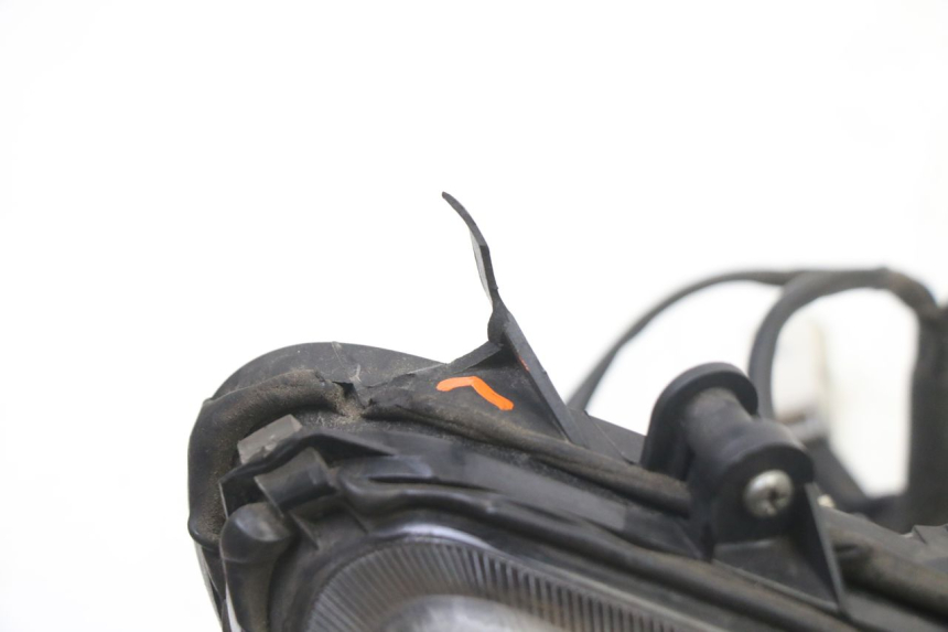 photo de FAROL DIANTEIRO PIAGGIO NRG POWER PUREJET 50 (2018 - 2021) - Outro ângulo de visão