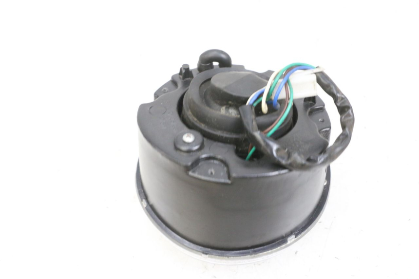 photo de FAROL DIANTEIRO JM MOTORS OLDIES GT 4T 50 (2018 - 2025) - Zoom do estado de desgaste