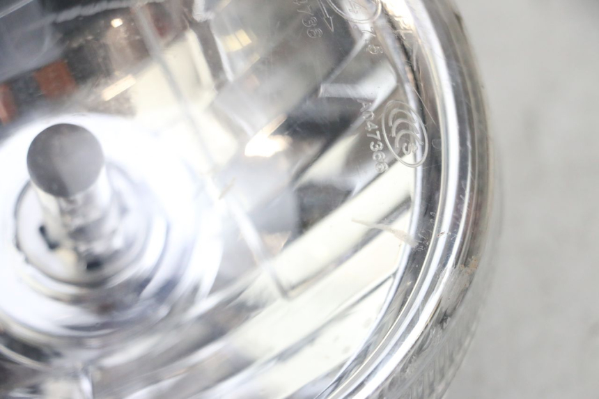 photo de FAROL DIANTEIRO JM MOTORS OLDIES GT 4T 50 (2018 - 2025) - Pontos de fixação