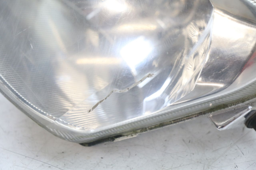 photo de FAROL DIANTEIRO PEUGEOT BELVILLE 125 (2017 - 2021) - Zoom do estado de desgaste