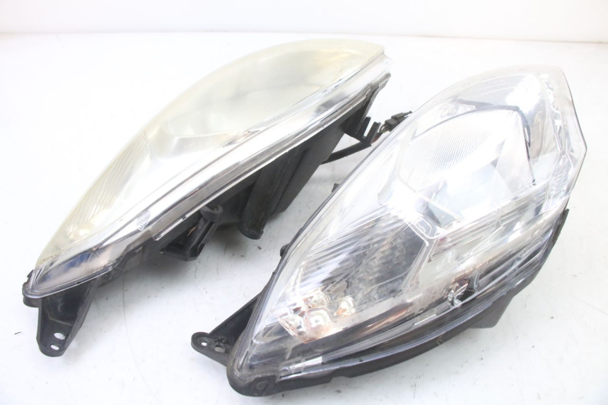 photo de FAROL DIANTEIRO PEUGEOT SATELIS 125 (2013 - 2018) - Ampliação técnica