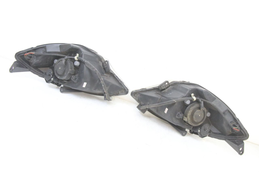 photo de FAROL DIANTEIRO PEUGEOT SATELIS 125 (2013 - 2018) - Pontos de fixação