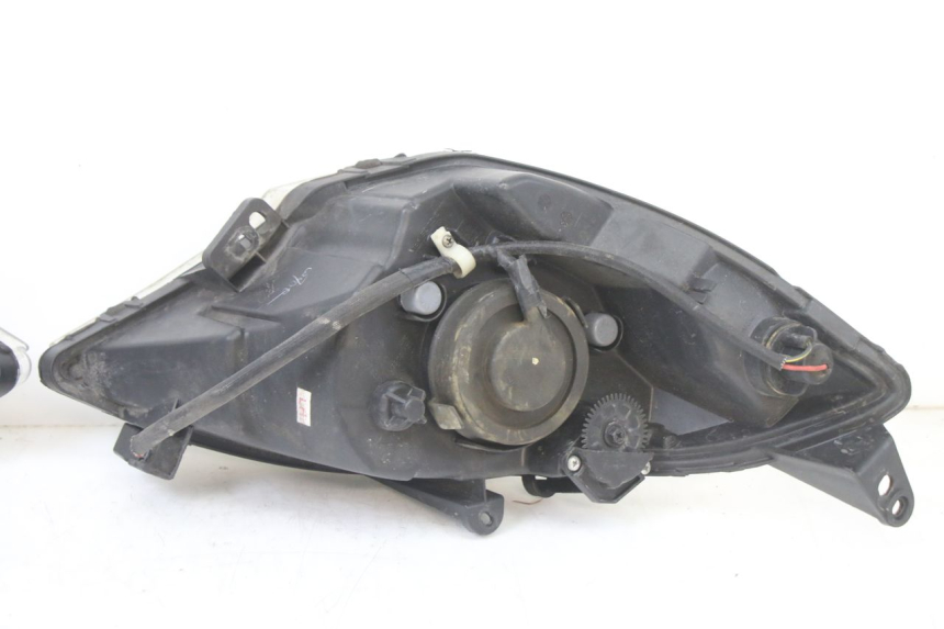 photo de FAROL DIANTEIRO PEUGEOT SATELIS 125 (2013 - 2018) - Peça verificada