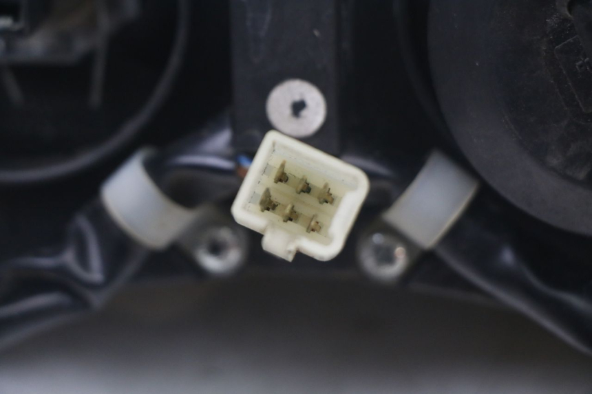 photo de FAROL DIANTEIRO PIAGGIO BEVERLY 125 (1998 - 2005) - Pontos de fixação