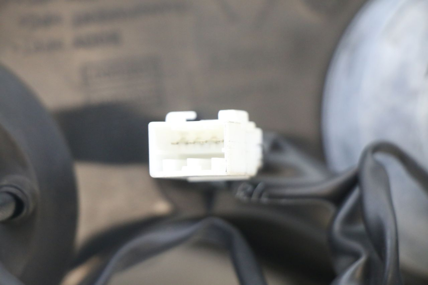 photo de FAROL DIANTEIRO PIAGGIO NRG POWER PUREJET 50 (2018 - 2021) - Estado da superfície