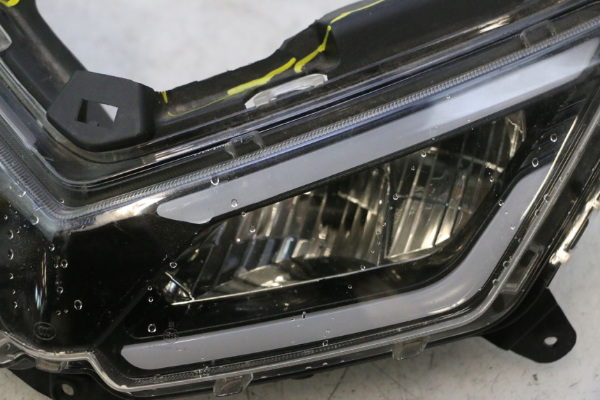 photo de FAROL DIANTEIRO JM MOTORS R-MAX TECH 50 (2024 - 2026) - Estado da superfície