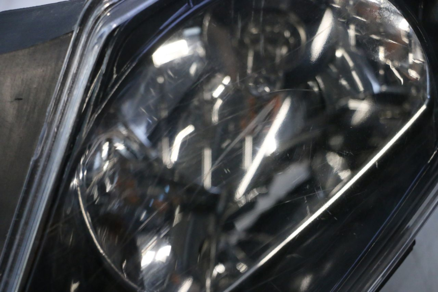 photo de FAROL DIANTEIRO ORCAL RAPTOR 50 (2015 - 2021) - Estado da superfície