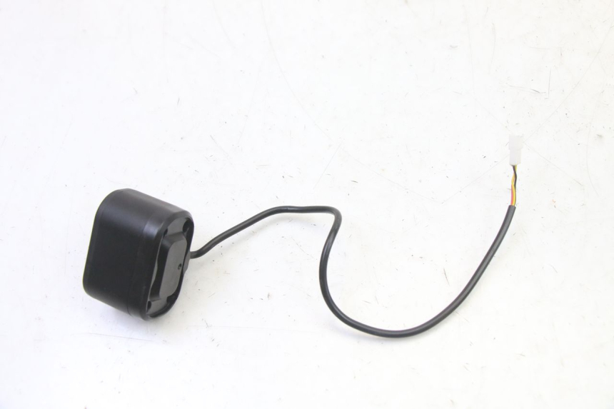 photo de FAROL DIANTEIRO PUNK ELECTRIC RIDER 1 - Zoom do estado de desgaste