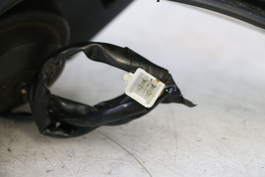 photo de FAROL DIANTEIRO TNT MOTOR ROMA 10' 2T 50 (2011 - 2018) - Estado da superfície