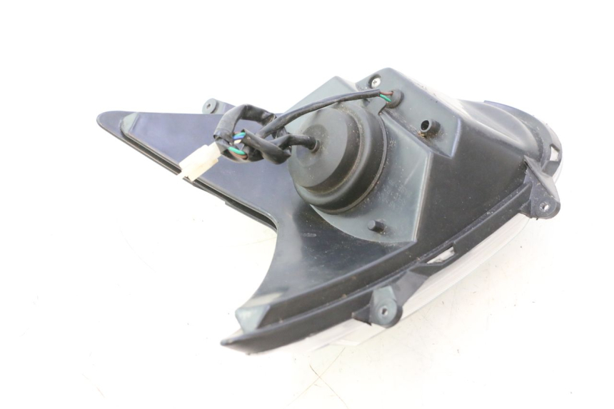 photo de FAROL DIANTEIRO TNT MOTOR ROMA 10' 2T 50 (2011 - 2018) - Detalhes característicos