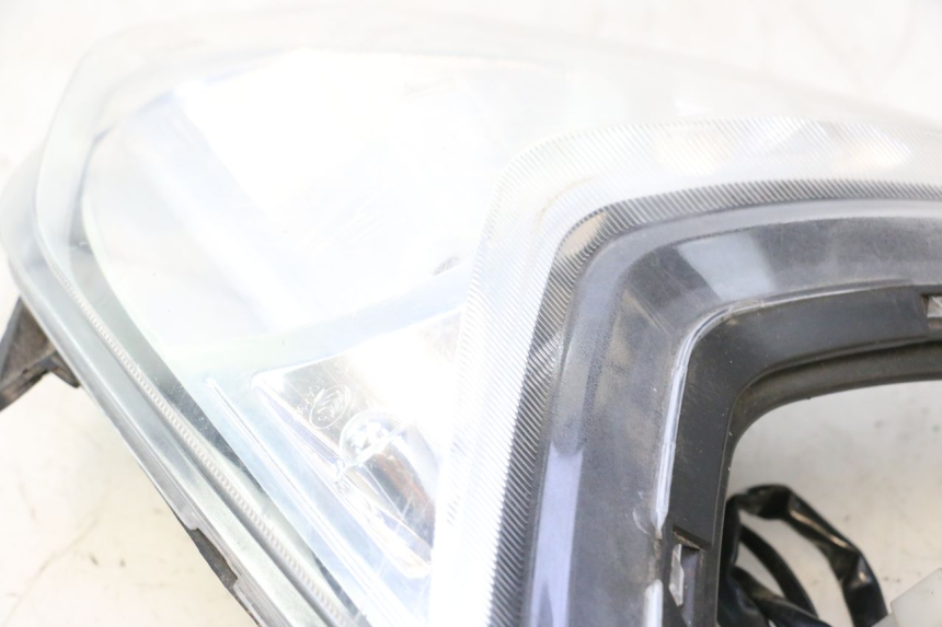 photo de FAROL DIANTEIRO TNT MOTOR ROMA 10' 2T 50 (2011 - 2018) - Vista de perto