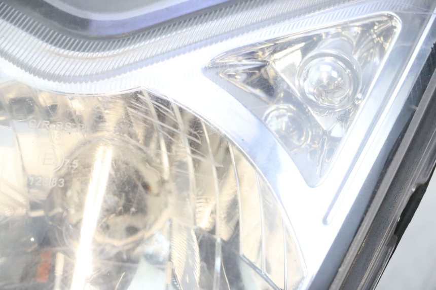 photo de FAROL DIANTEIRO TNT MOTOR ROMA 10' 2T 50 (2011 - 2018) - Pontos de fixação