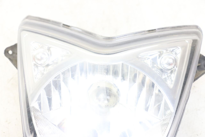 photo de FAROL DIANTEIRO TNT MOTOR ROMA 10' 4T 50 (2007 - 2018) - Detalhes característicos