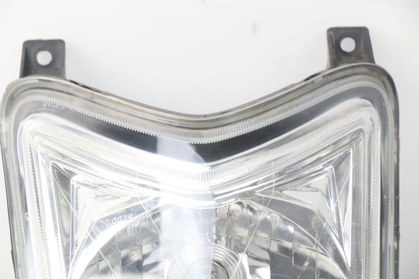 photo de FAROL DIANTEIRO DAELIM S4 50 (2010 - 2015) - Detalhes característicos