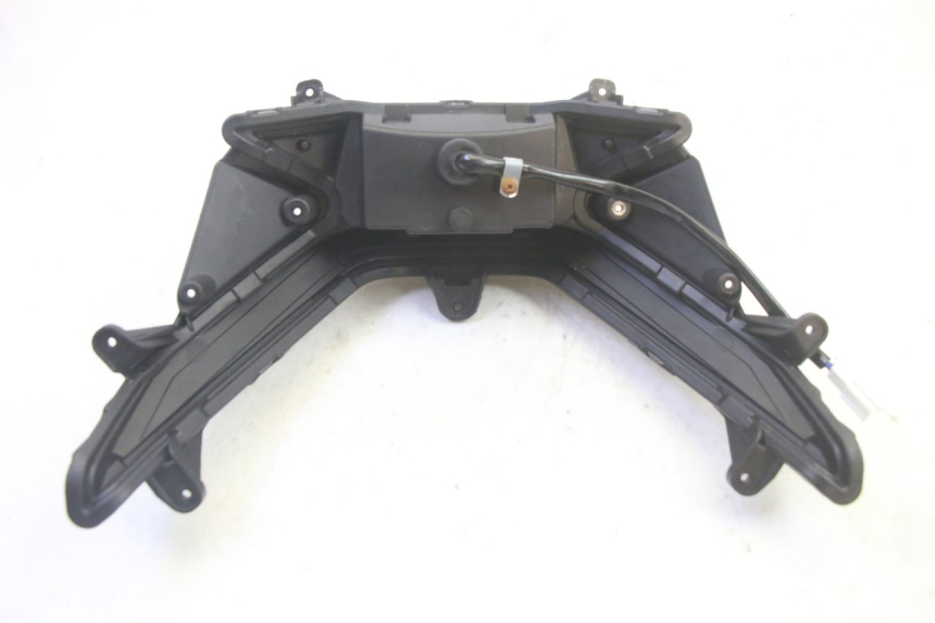 photo de FAROL DIANTEIRO JM MOTORS SANTANA EVO 50 (2024 - 2026) - Detalhes característicos