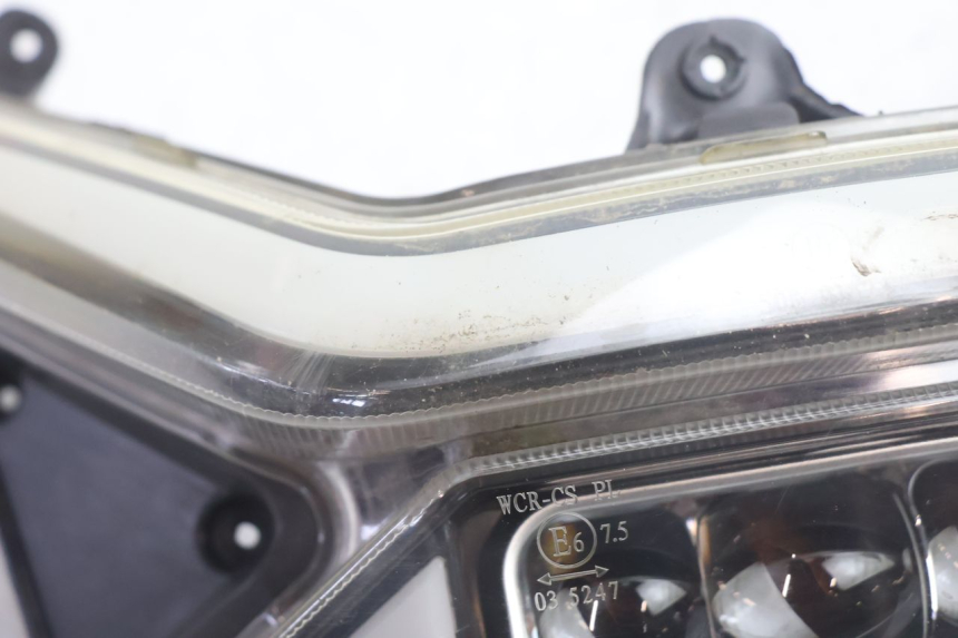 photo de FAROL DIANTEIRO JM MOTORS SANTANA EVO 50 (2024 - 2026) - Zoom do estado de desgaste