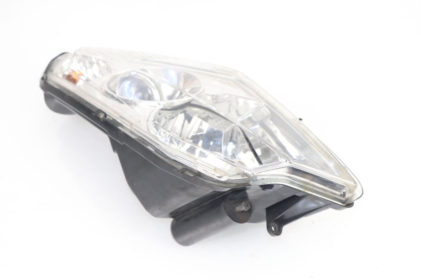 photo de FAROL DIANTEIRO PEUGEOT SATELIS COMPRESSOR K15 125 (2006 - 2009) - Detalhe da peça