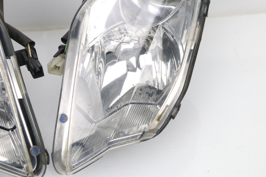 photo de FAROL DIANTEIRO PEUGEOT SATELIS COMPRESSOR K15 125 (2006 - 2009) - Inspeção visual