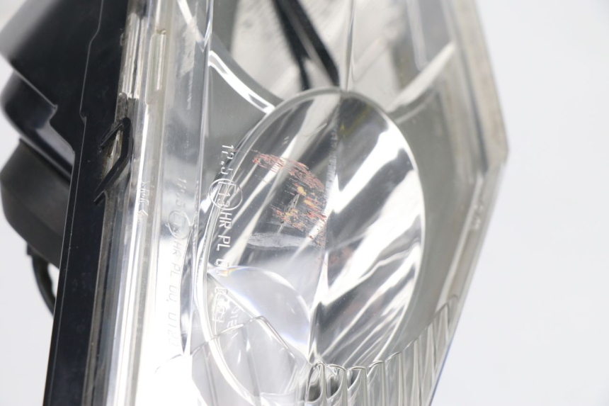 photo de FAROL DIANTEIRO PEUGEOT SATELIS COMPRESSOR K15 125 (2006 - 2009) - Pontos de fixação
